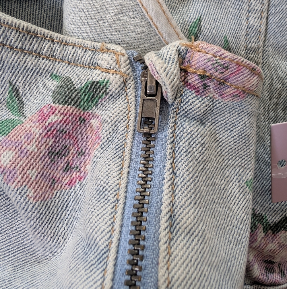 Wild Fable Light Wash Denim Floral Crop Top S - Picture 5 of 7